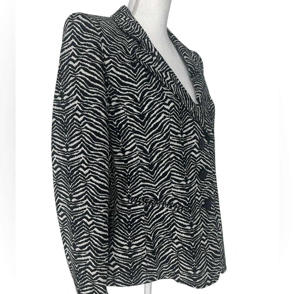 ARMANI COLLEZIONI / Black & White Zebra Strip Sweater Blazer / Size - Picture 10 of 16